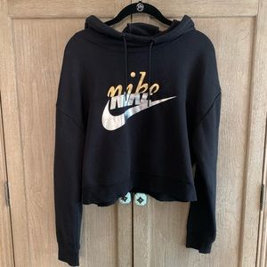 ✅SOLD Nike Women’s Cropped Hoodie Sweatshirt